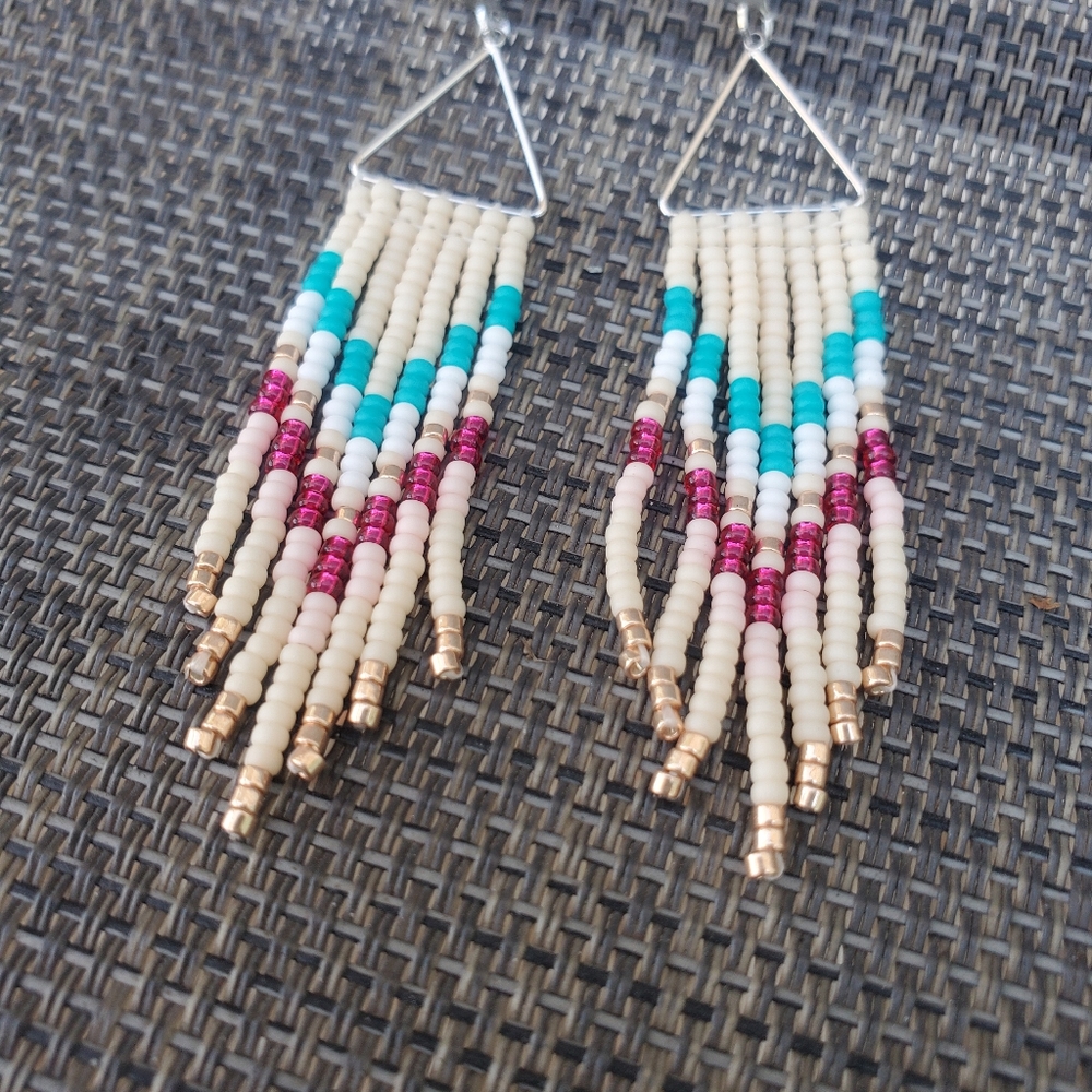 Beaded fringe earrings - Picture 3 of 5
